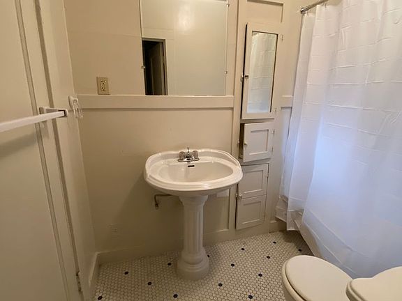 3rd image of 2508 G St #10