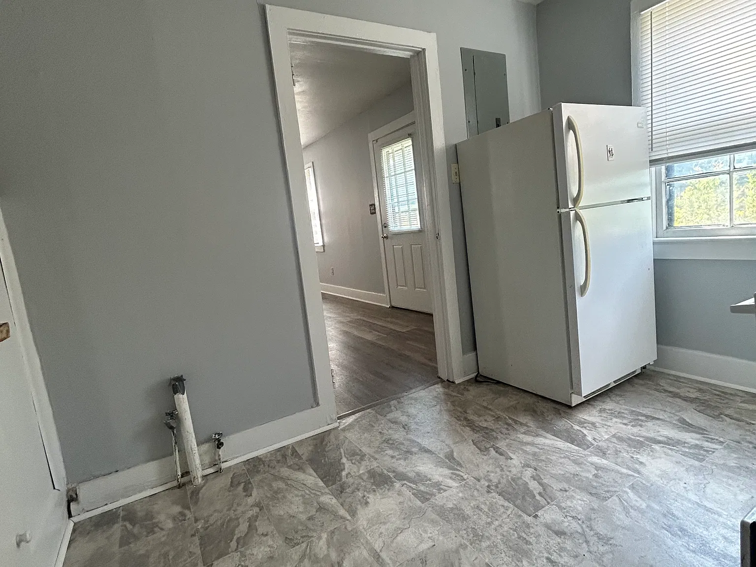 2 bed, 725 sqft, $900 — Photo 3