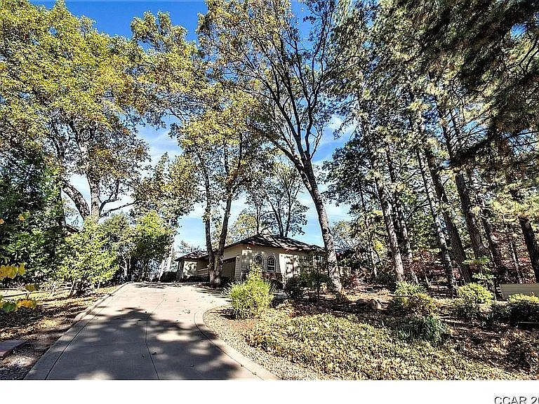 1201 Heather Dr photo 1