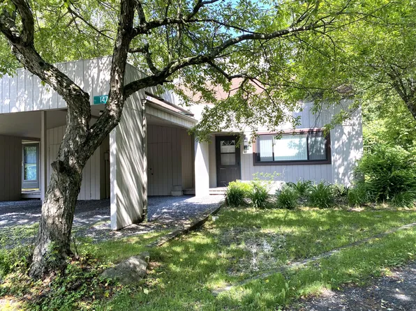 147 Ridge Dr, Tannersville, PA 18372