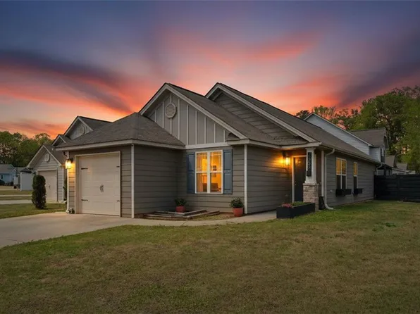 2362 Glebe Ct, Hampton, GA 30228