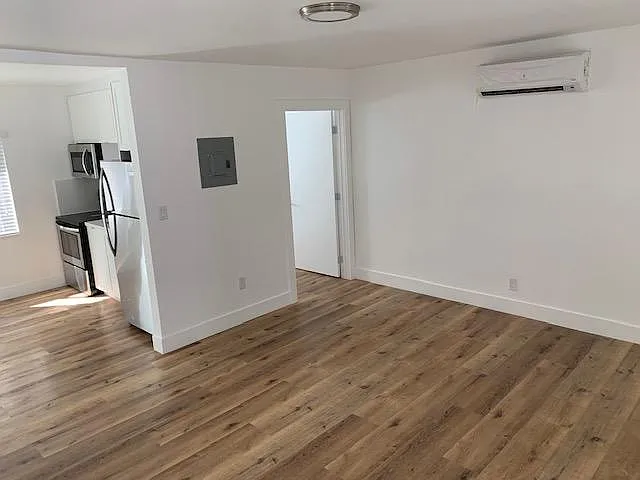 Studio, 550 sqft, $1,450 — Photo 4