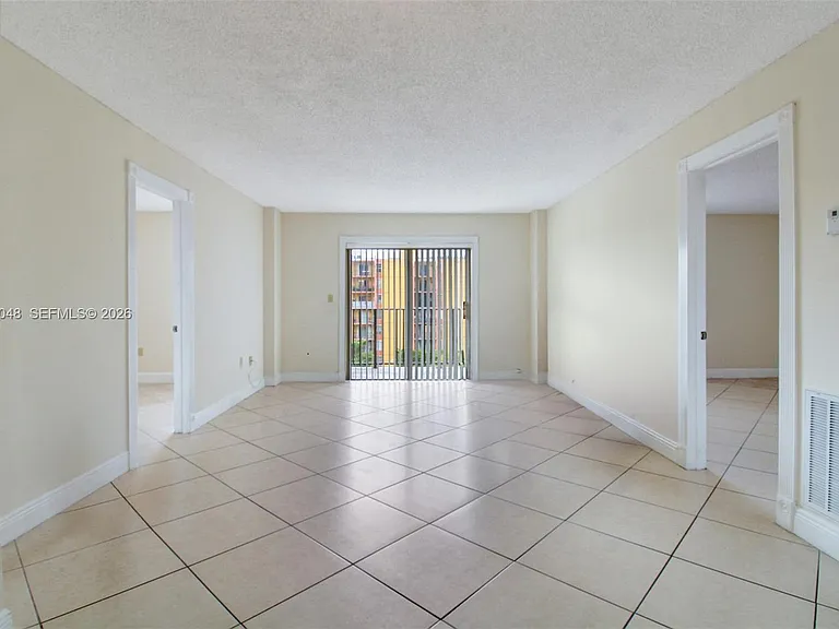 4717 NW 7th St #604-10 — Photo 5