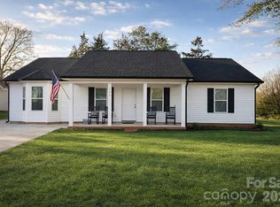 105 Ace Ave, Dallas, NC 28034