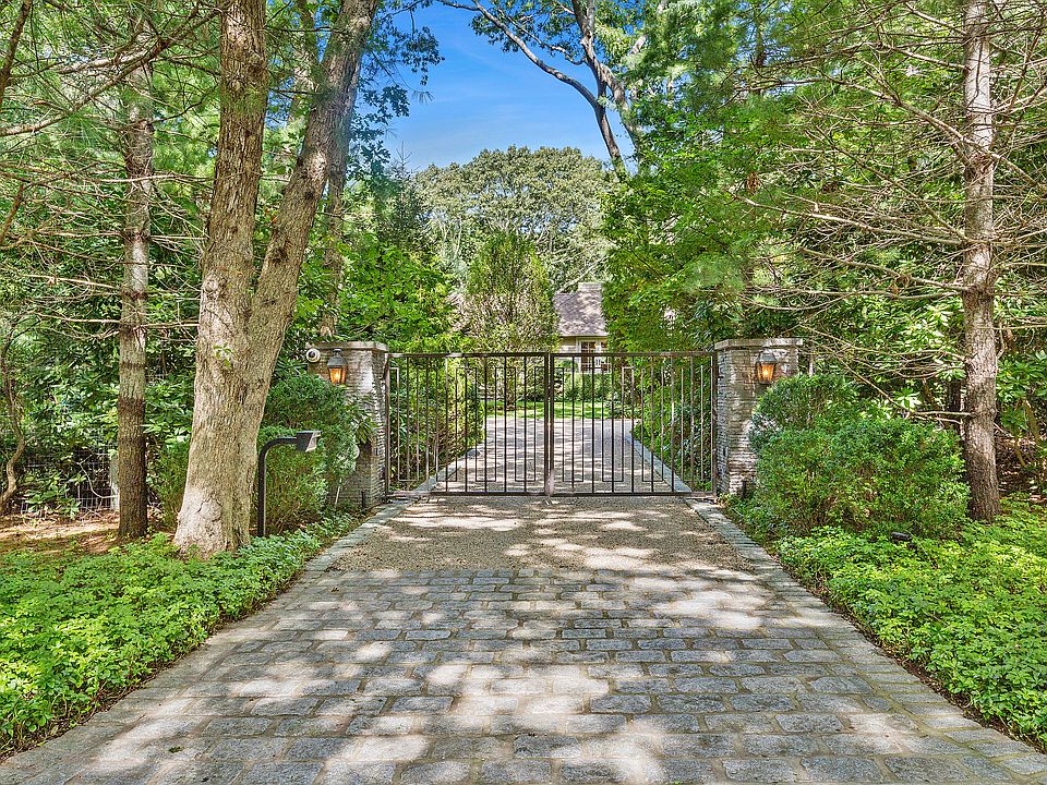 1st image of 8 Shorewood Dr
