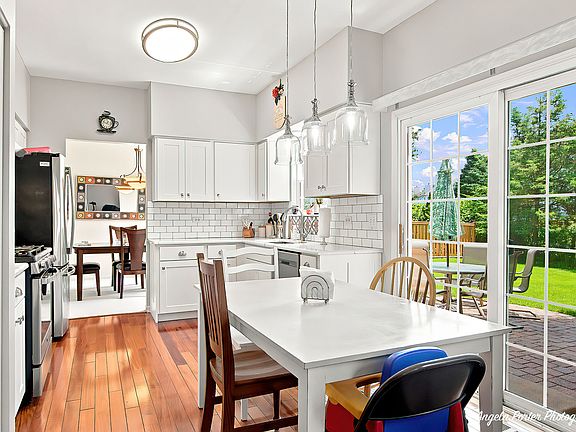 3rd image of 317 Talismon Dr