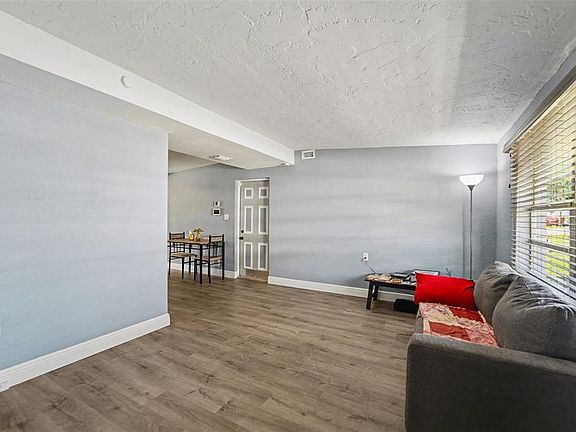 5th image of 6714 Sandra Dr