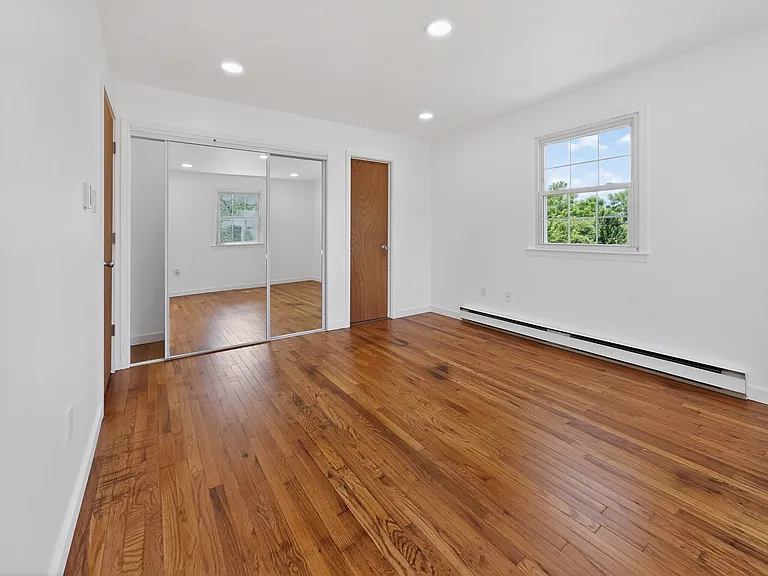 148 S 16th St — Photo 12