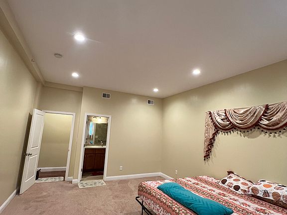 4th image of 611 E Baltimore Ave #1