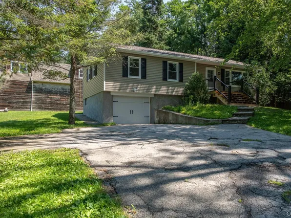 676-678 Oak Summit Road, Millbrook, NY 12545