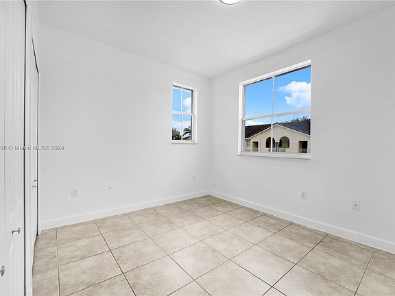 5th image of 2731 SE 17th Ave Unit 211
