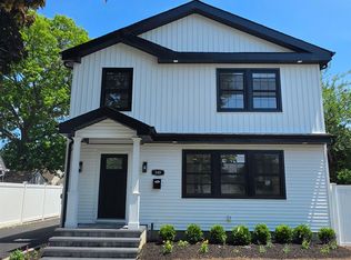 149 Fendale St, Franklin Square, NY 11010