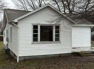 211 N Hubbs St, Hurst, IL 62949