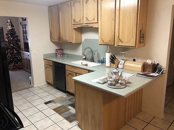 3rd image of 11 Jardin Ct