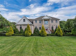 18 Steeple Ln, Lincoln, RI 02865