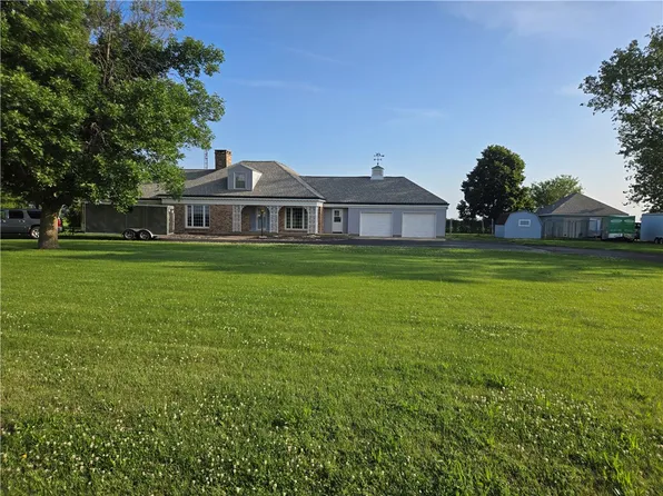 2358 350th St, Latham, IL 62543