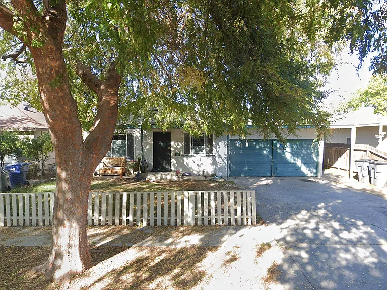 1525 E Lansing Way #1525 — Photo 2