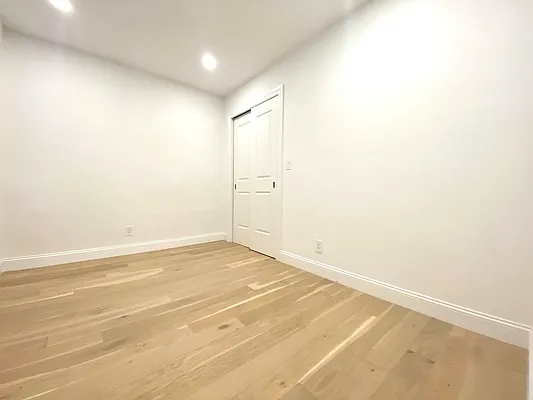 Rented by The Dermot Realty Management Company | media 25