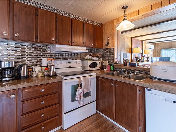 3rd image of 158 Cooper Rd #14