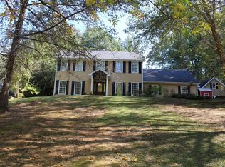 1528 Hickory Ln, Columbus, MS 39705
