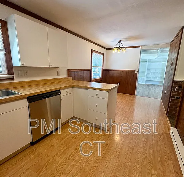 226 Pequot Ave — Photo 17