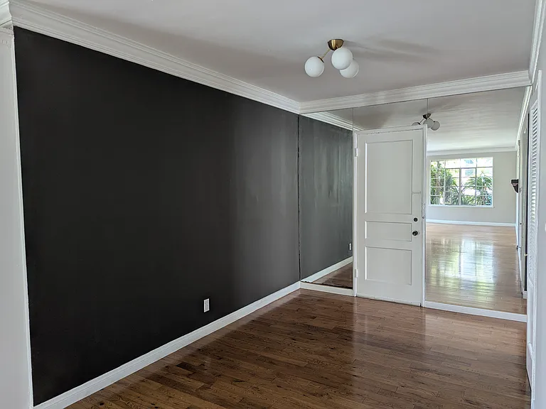 1323 N Olive Dr — Photo 64