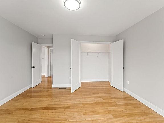 5th image of 4 Cherry Blossom Ln