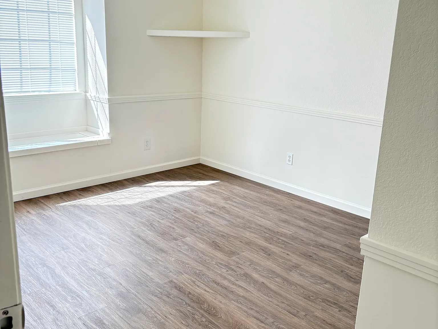 7730 N Wolters Ave — Photo 2