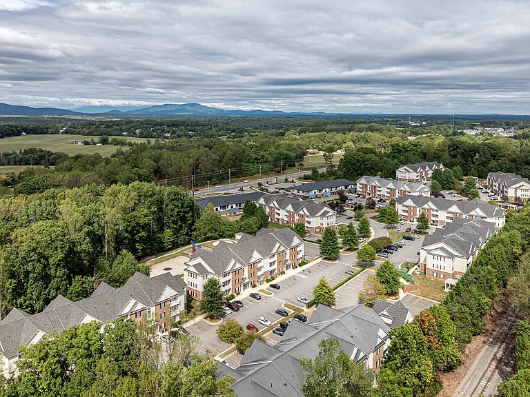 Echo at Forest View — Photo 34
