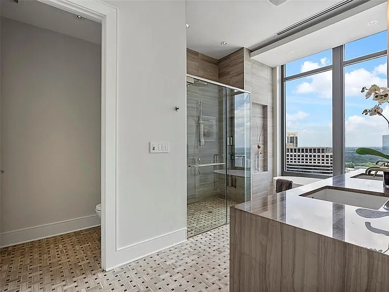 3376 Peachtree Rd #44B — Photo 47