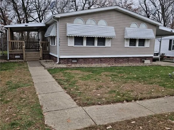 225 C St SW, Navarre, OH 44662