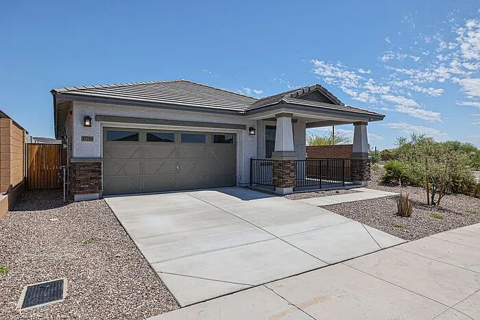 4 bed, 2.0 bath, 1841 sqft, $2,350 — Photo 3
