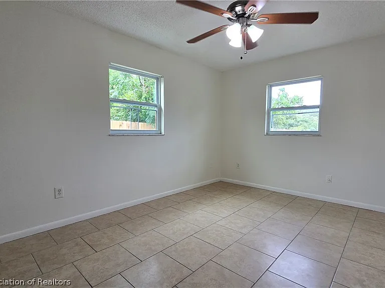 1552 Cedarbrook St — Photo 16