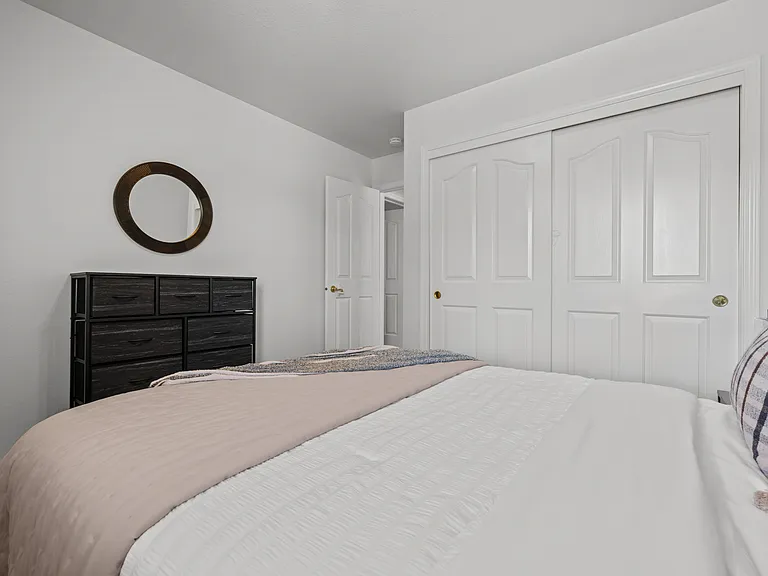 1528 E Falconrim Ct — Photo 49
