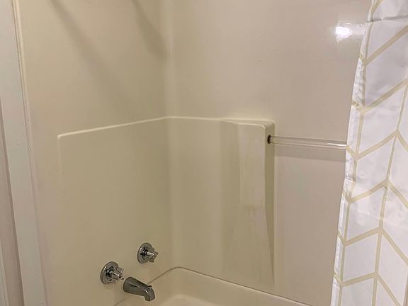 5th image of 197 W Court St #8