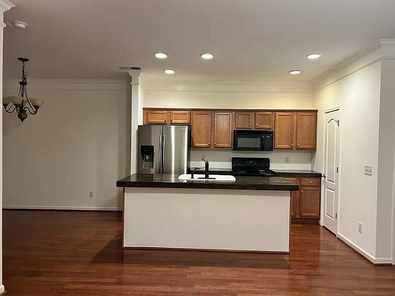 2531 Acton Park Ln #2531 — Photo 3