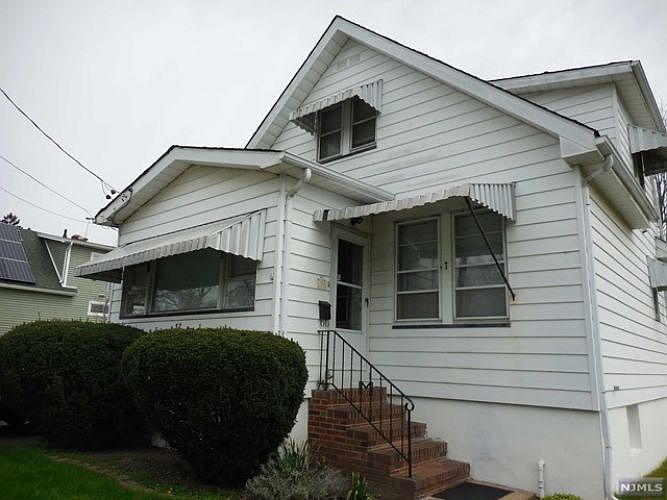 1st image of 52 Zeliff Ave