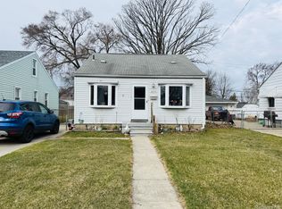 28381 Hillview St, Roseville, MI 48066