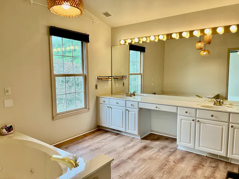 16185 Country Knoll Dr — Photo 12