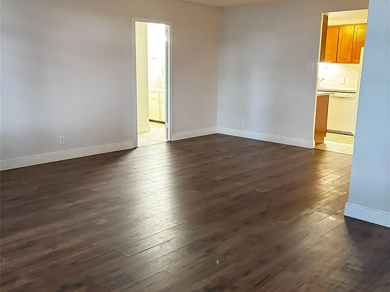 7520 Hornwood Dr #103 — Photo 5