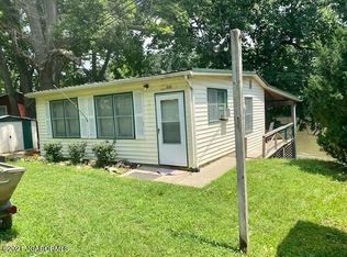 732 Osage Meadow Ln, Henley, MO 65040