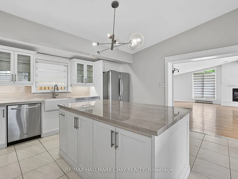 80 Beaumonde Heights Dr #UPPER — Photo 16
