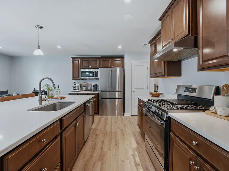 838 Dean Dr — Photo 9