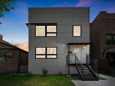 3739 W Addison St, Chicago, IL, 60618