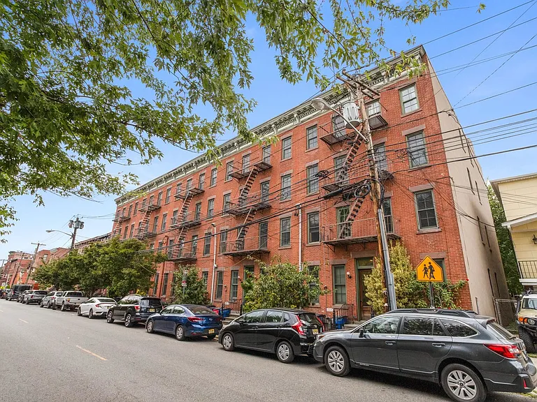 204 6th St #1L — Photo 15