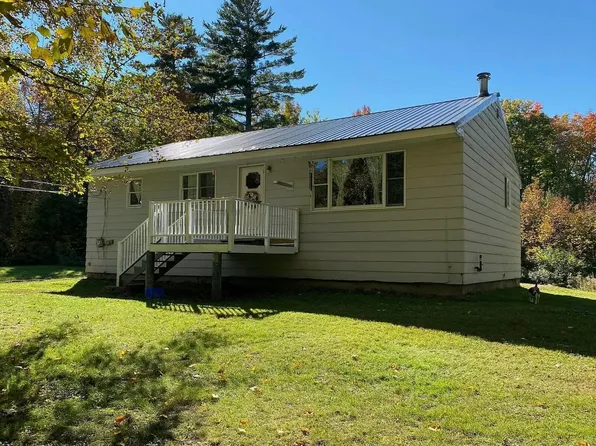 980 Dover Road, Dexter, ME 04930