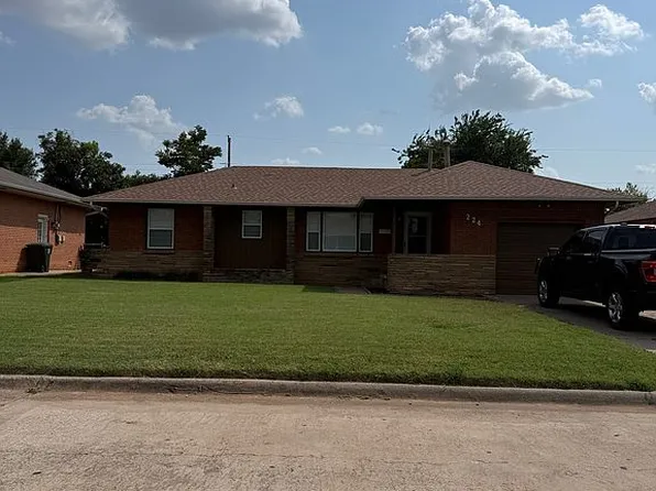 224 W Kerr Dr, Midwest City, OK 73110