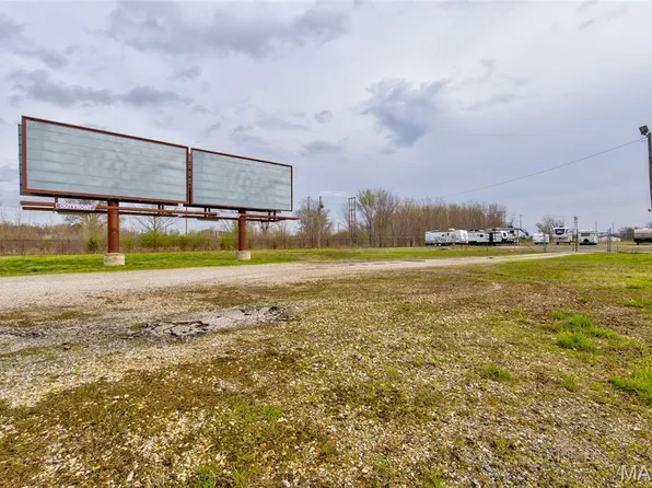 6901 Godfrey Rd, Godfrey, IL 62035