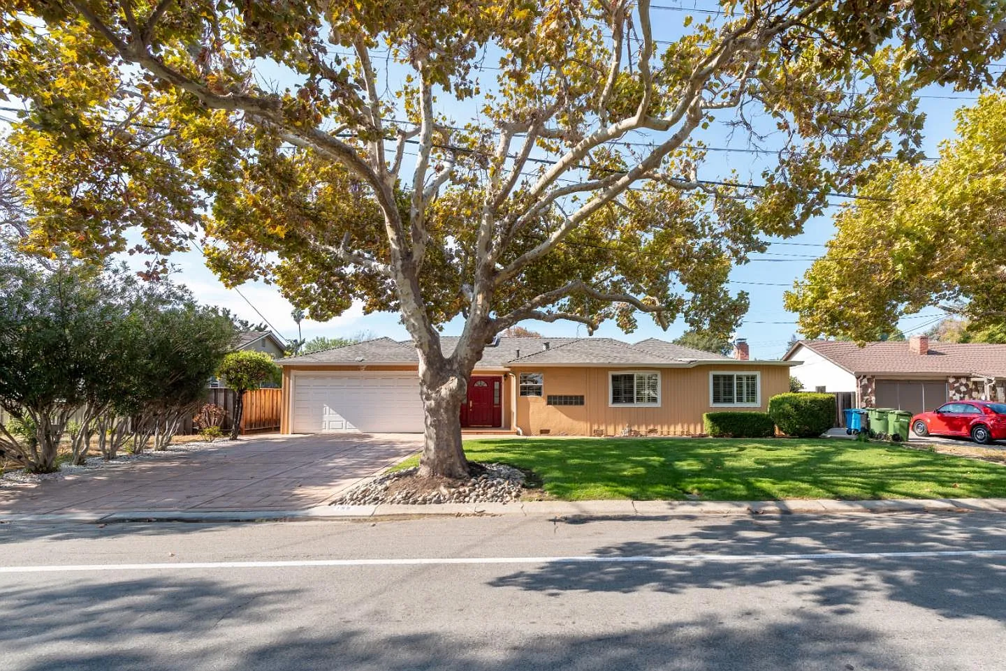 156 Rodonovan Dr photo 1