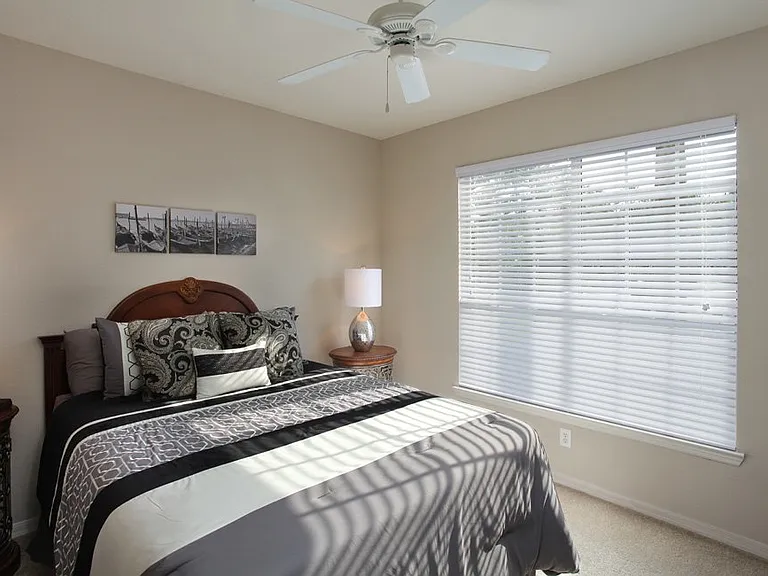 Westwood Reserve Apartments — Photo 44
